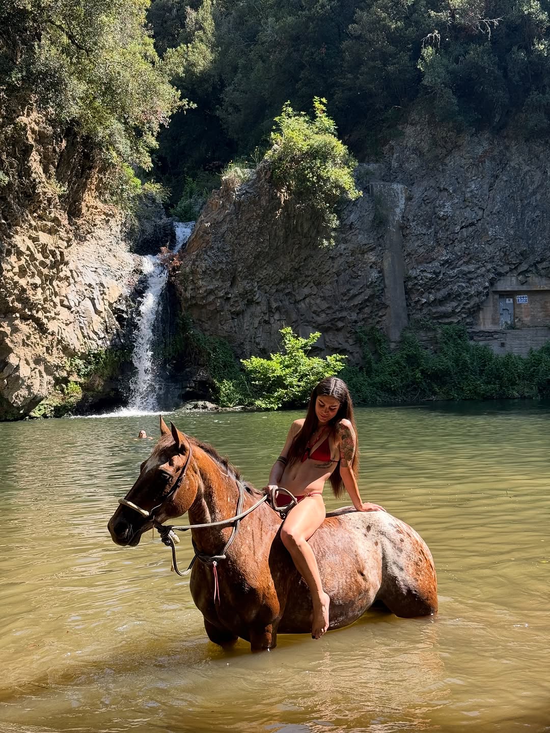 In sella tra i crinali